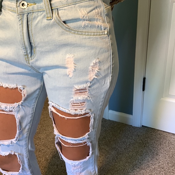 Destressed light blue jeans size 28 - Picture 2 of 6